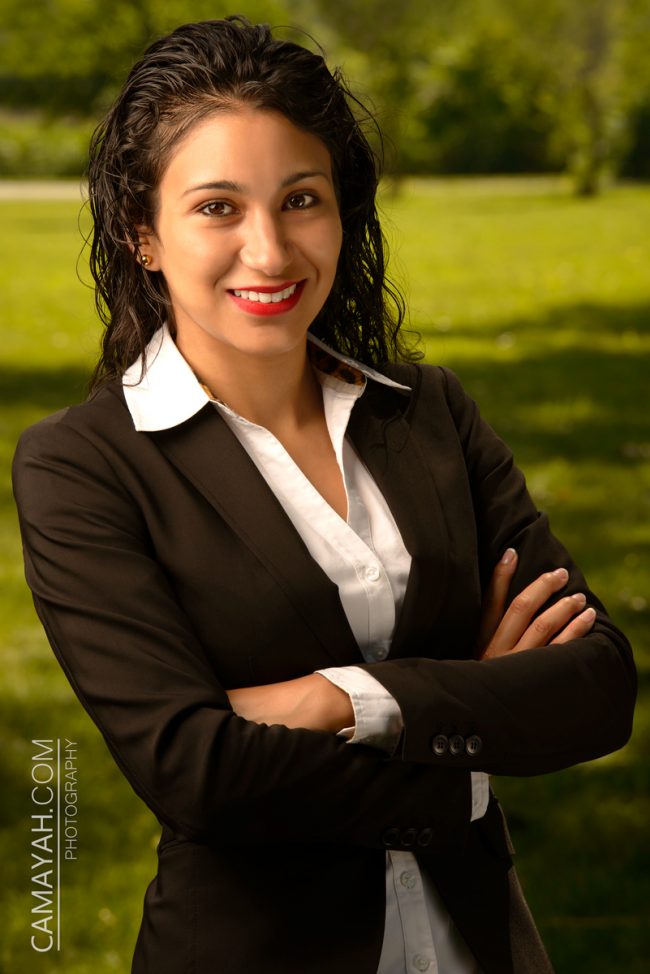 portrait-photography-ana-fortin-posing-while-smiling